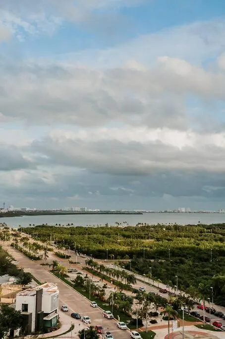 Stylish One Br Apt With Lagoon View In Dt Cancun Apartment